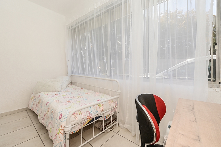 To Let 2 Bedroom Property for Rent in Wynberg Western Cape